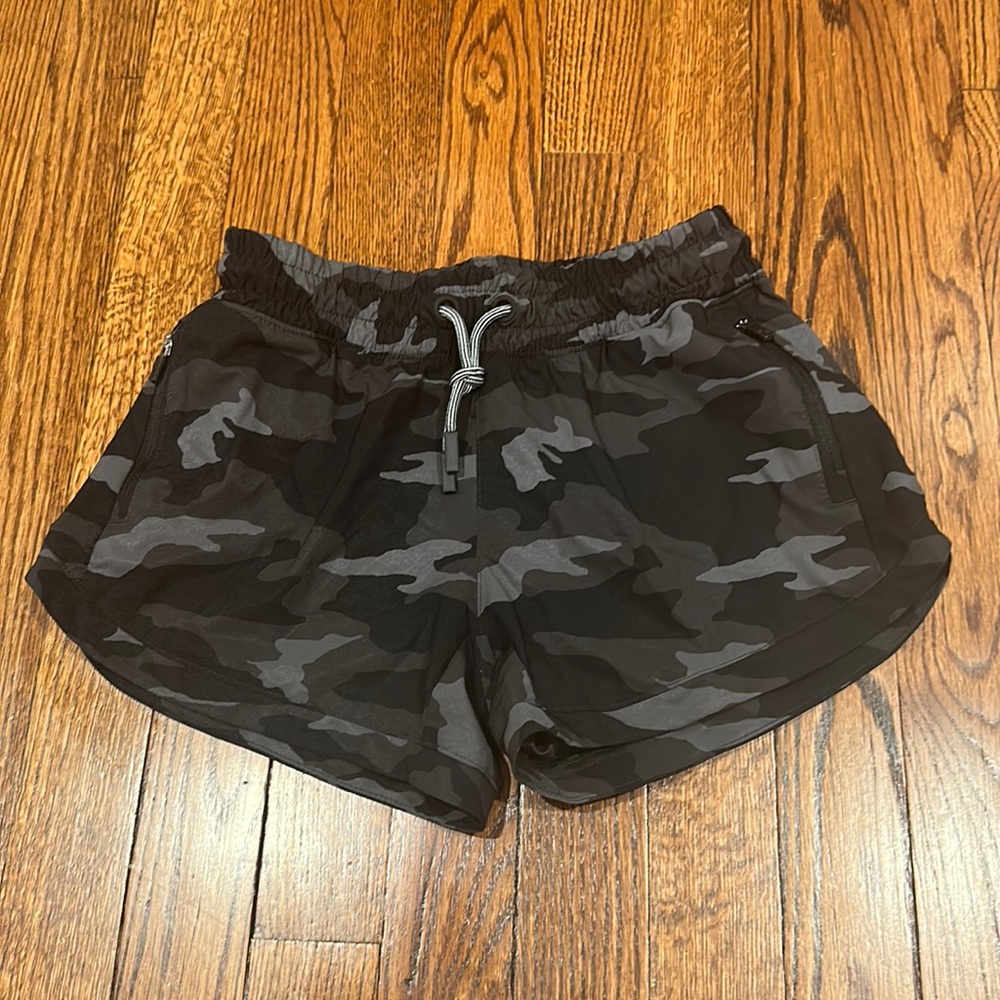 Athleta girl camo black athletic shorts size 8-10